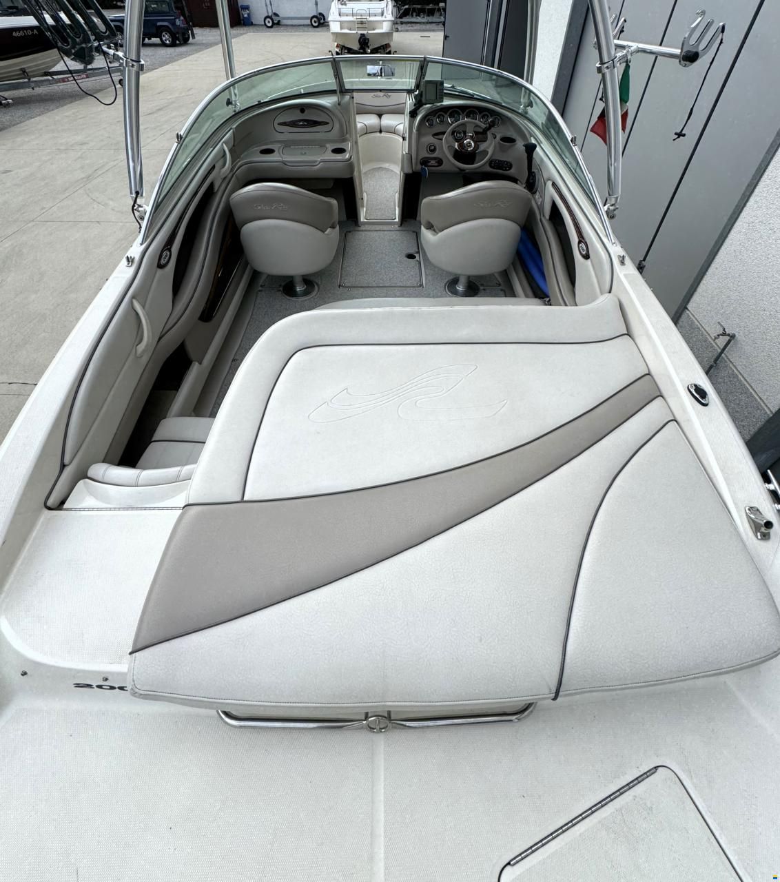 Sea Ray 200 select