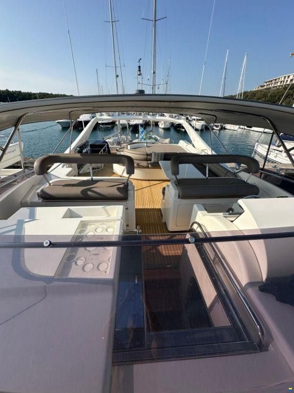 Ferretti CUSTOM LINE 94 - scafo #20