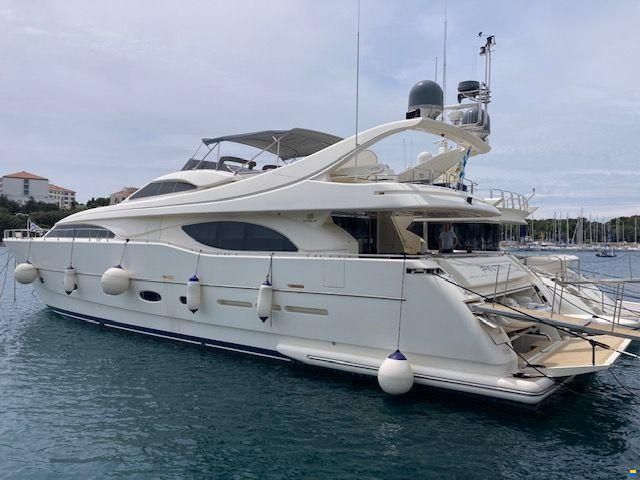 Ferretti CUSTOM LINE 94 - scafo #20