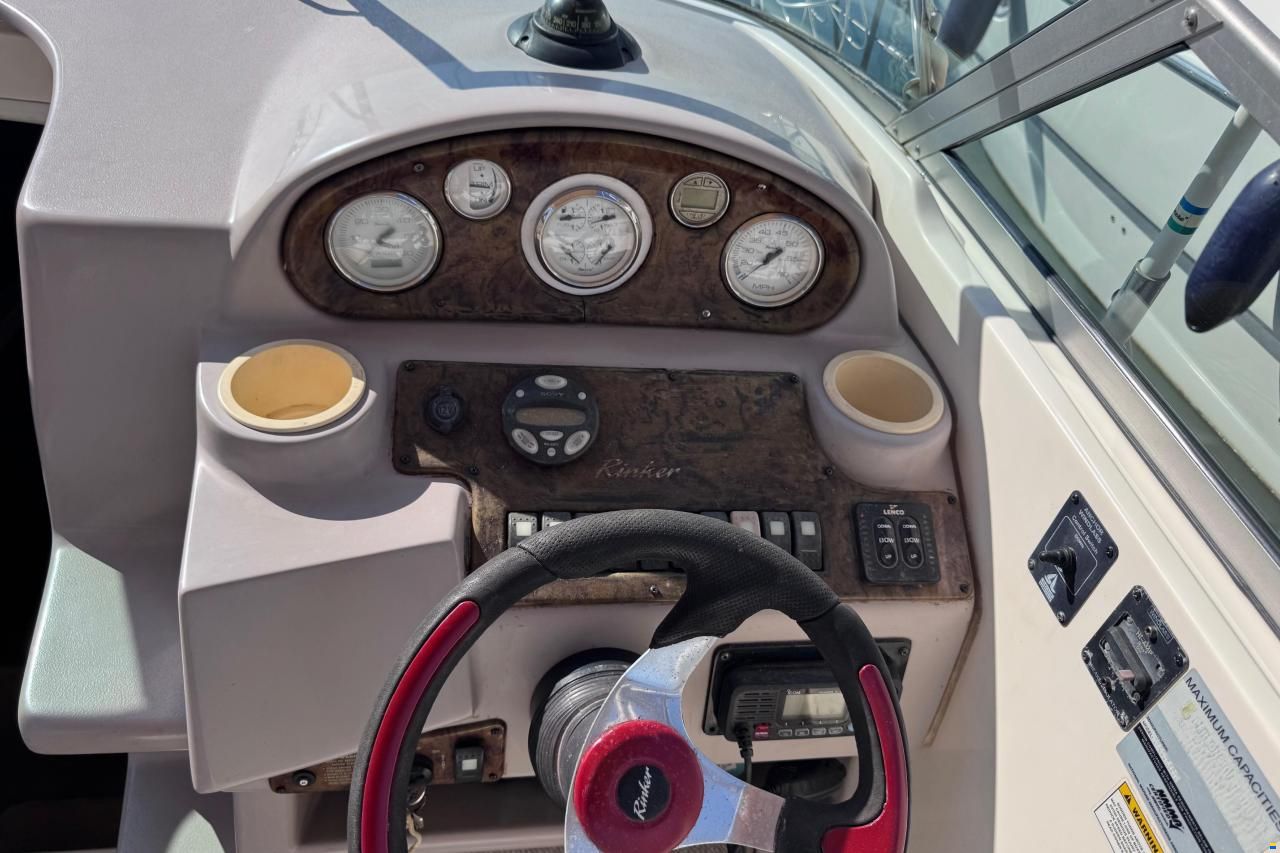 Rinker Fiesta Vee 250