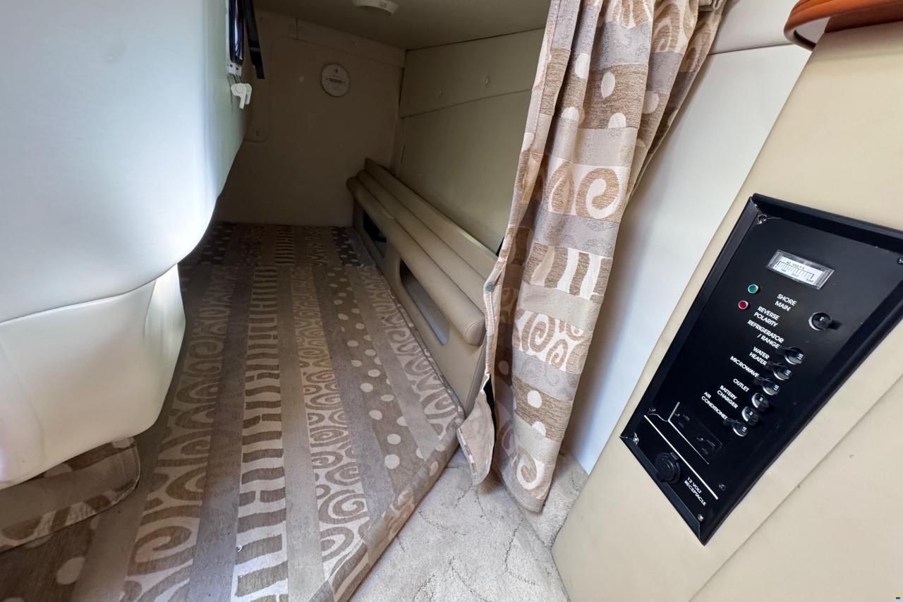 Rinker Fiesta Vee 250