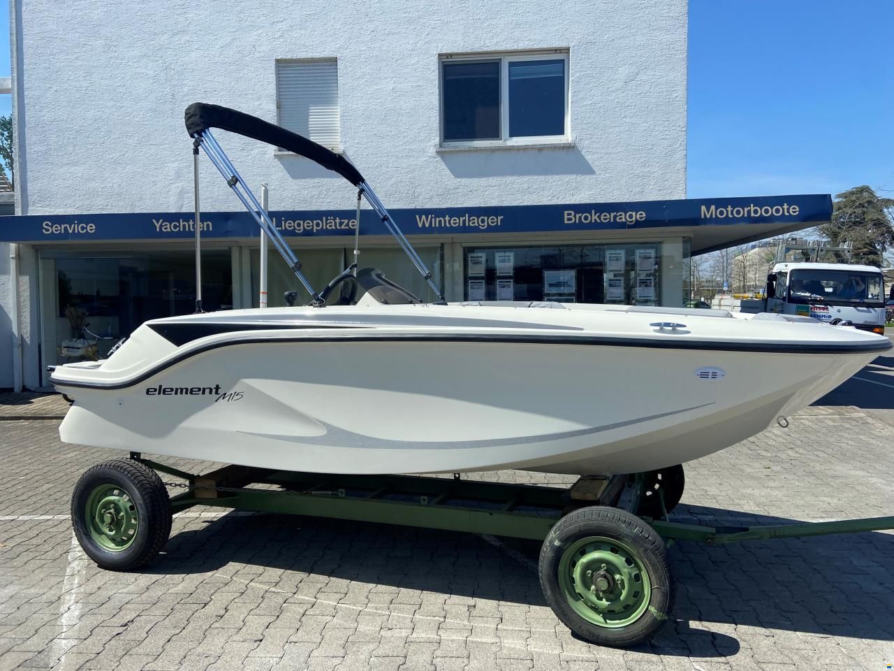 Bayliner Element M15