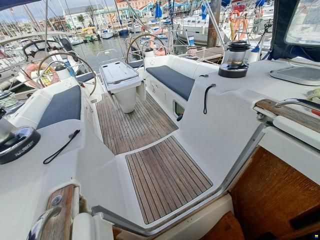 Jeanneau Sun Odyssey 43