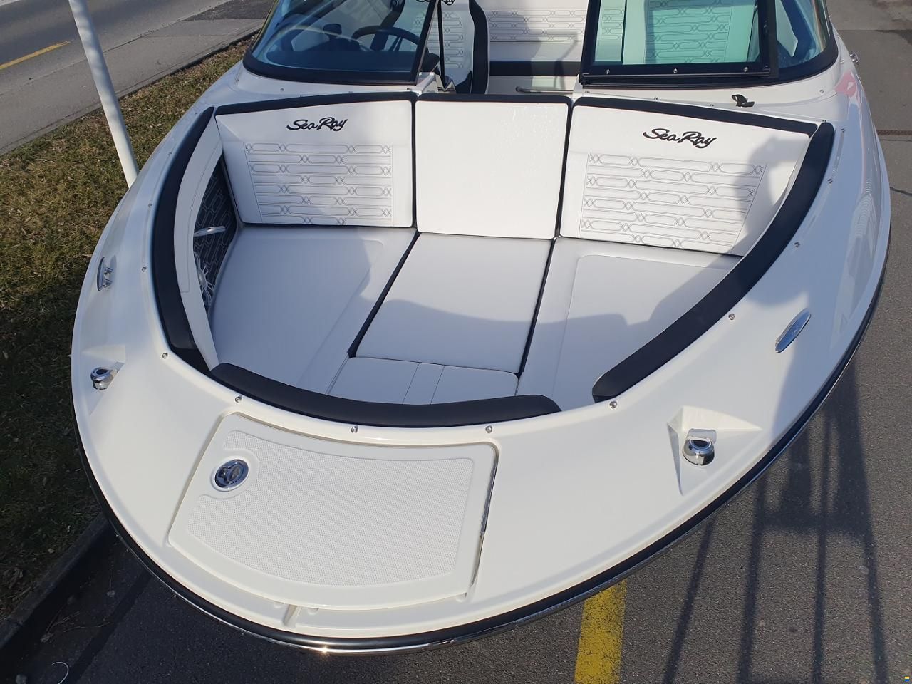 Sea Ray SPX 190 Outboard