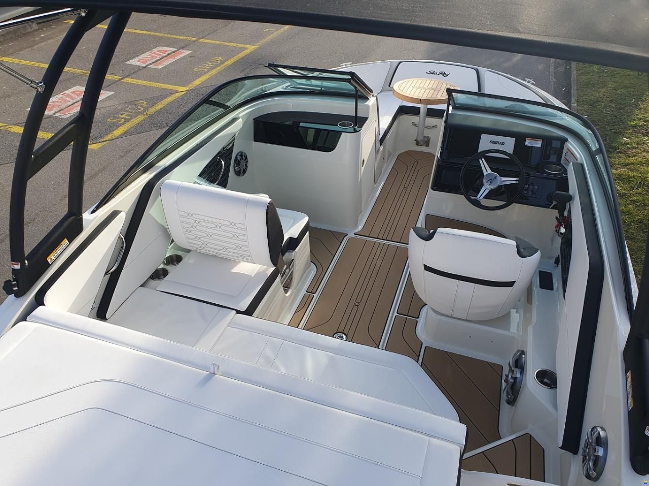 Sea Ray SPX 190 Outboard