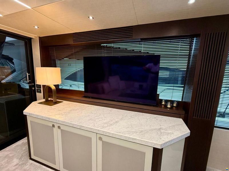 Sunseeker 74 Sport Yacht