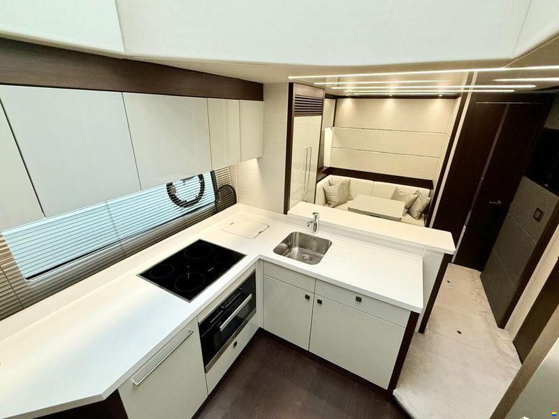 Sunseeker 74 Sport Yacht
