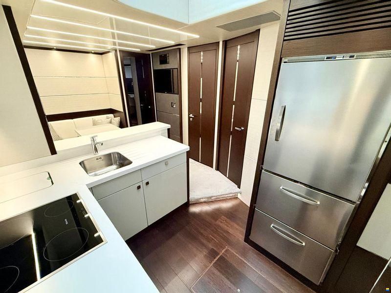 Sunseeker 74 Sport Yacht