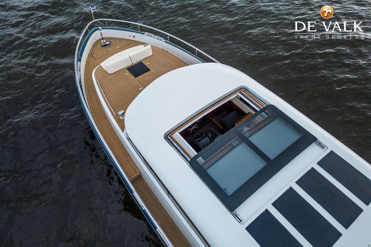 Holterman & De Vries 53 Commander
