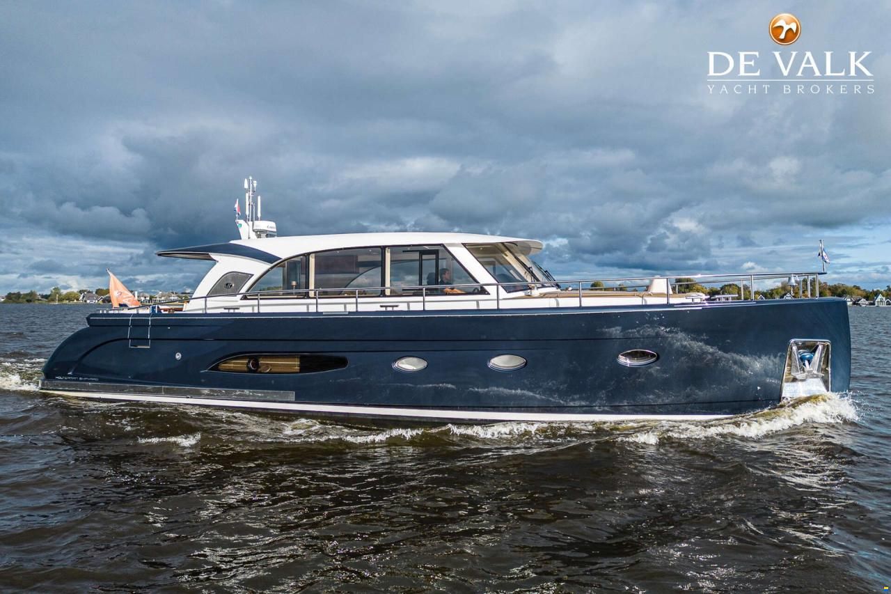 Holterman & De Vries 53 Commander