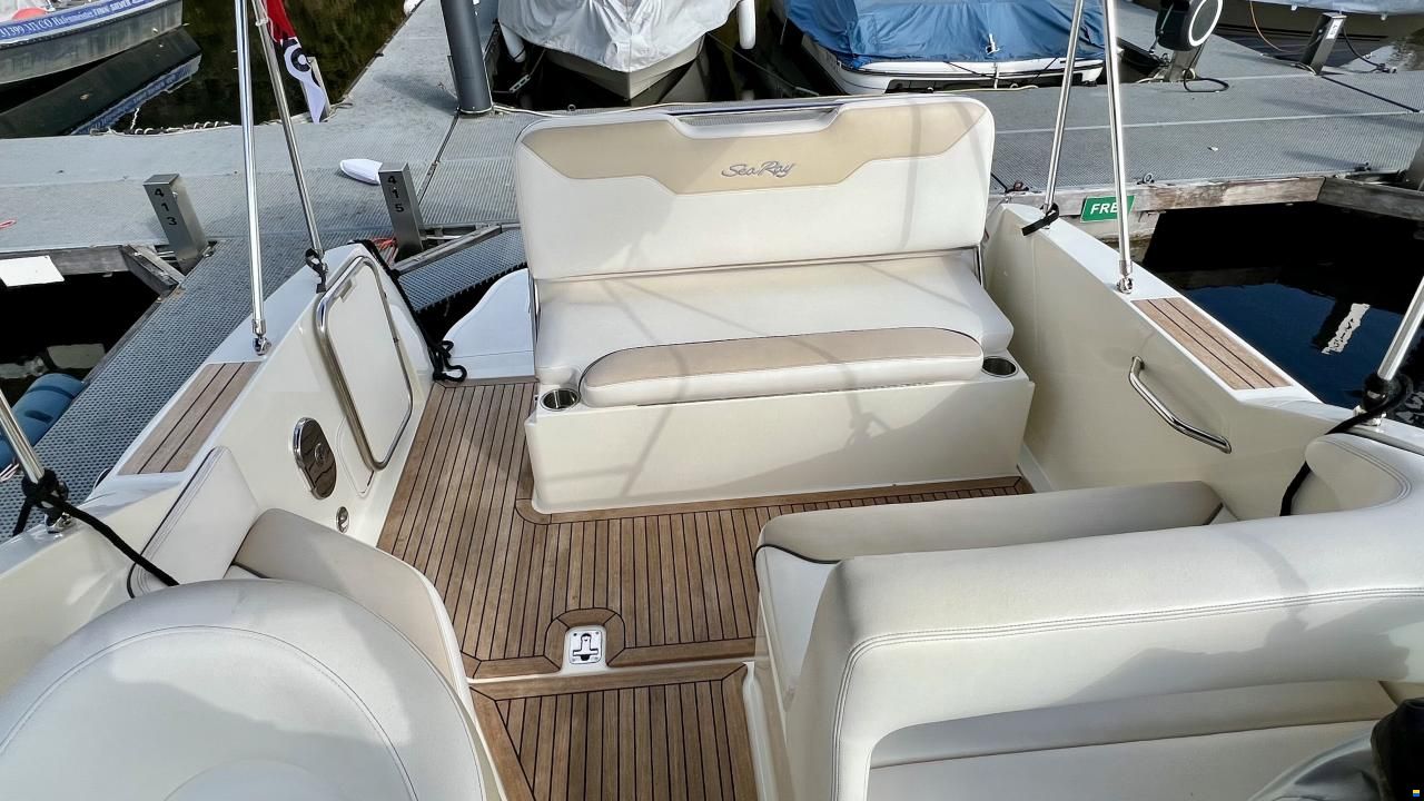 Sea Ray 255 Sundancer