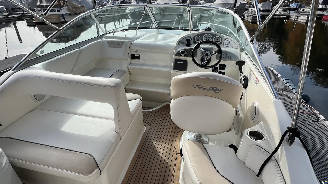 Sea Ray 255 Sundancer