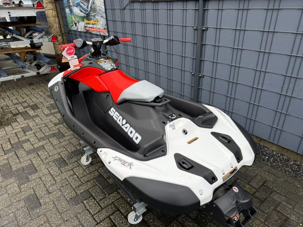 Sea-Doo Spark Trixx 90 1UP