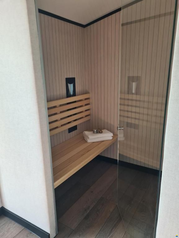 Solstar Houseboat Navigator M