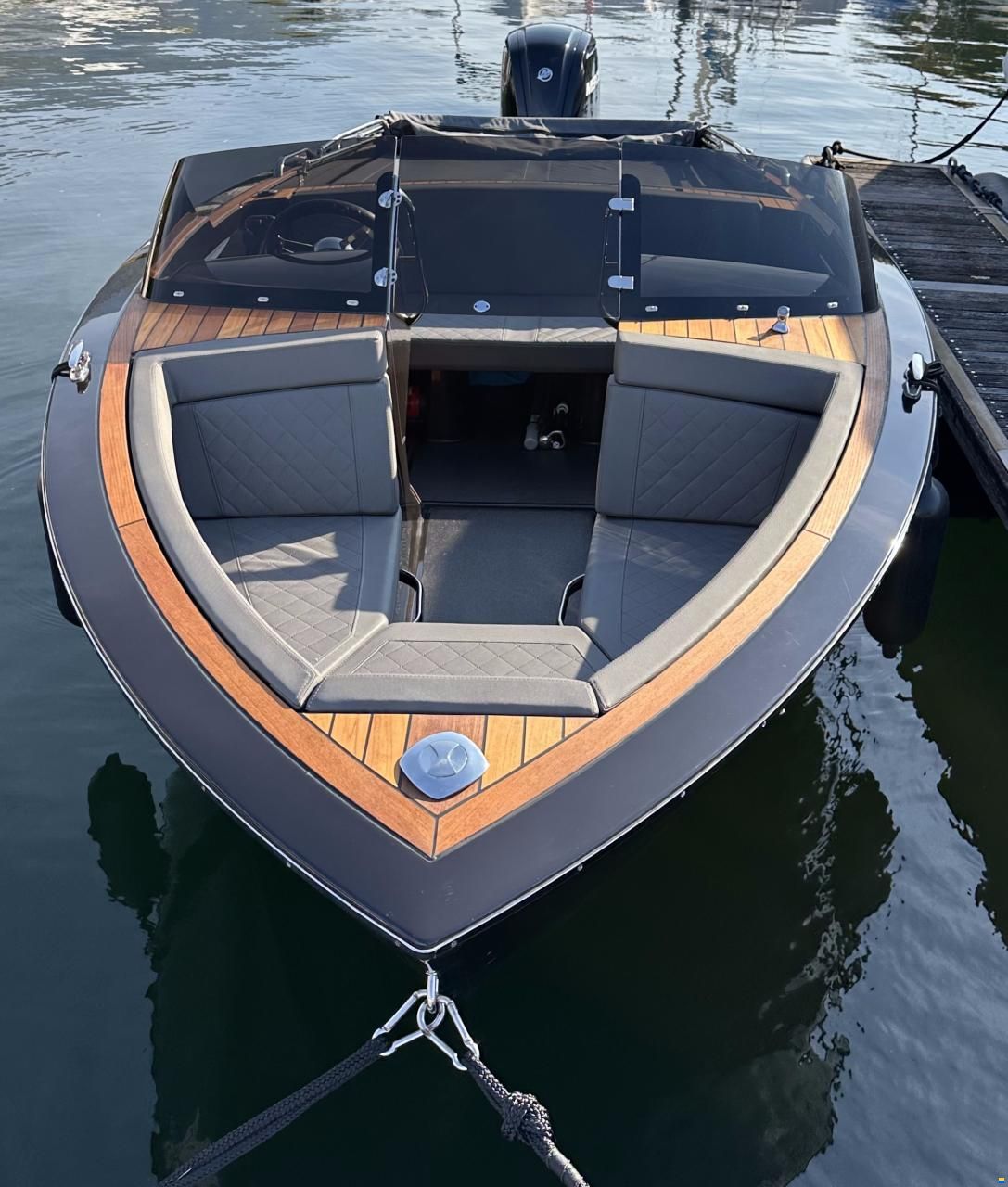 VTS Boats Flying Shark 5.7 Bowrider Capri