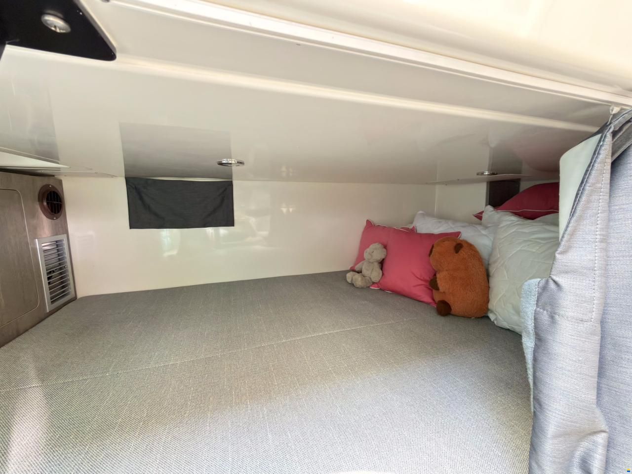 Quicksilver 875 SUNDECK