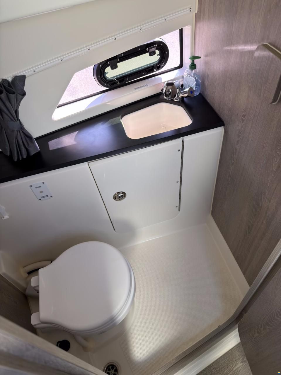 Quicksilver 875 SUNDECK