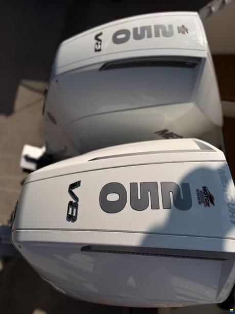 Quicksilver 875 SUNDECK