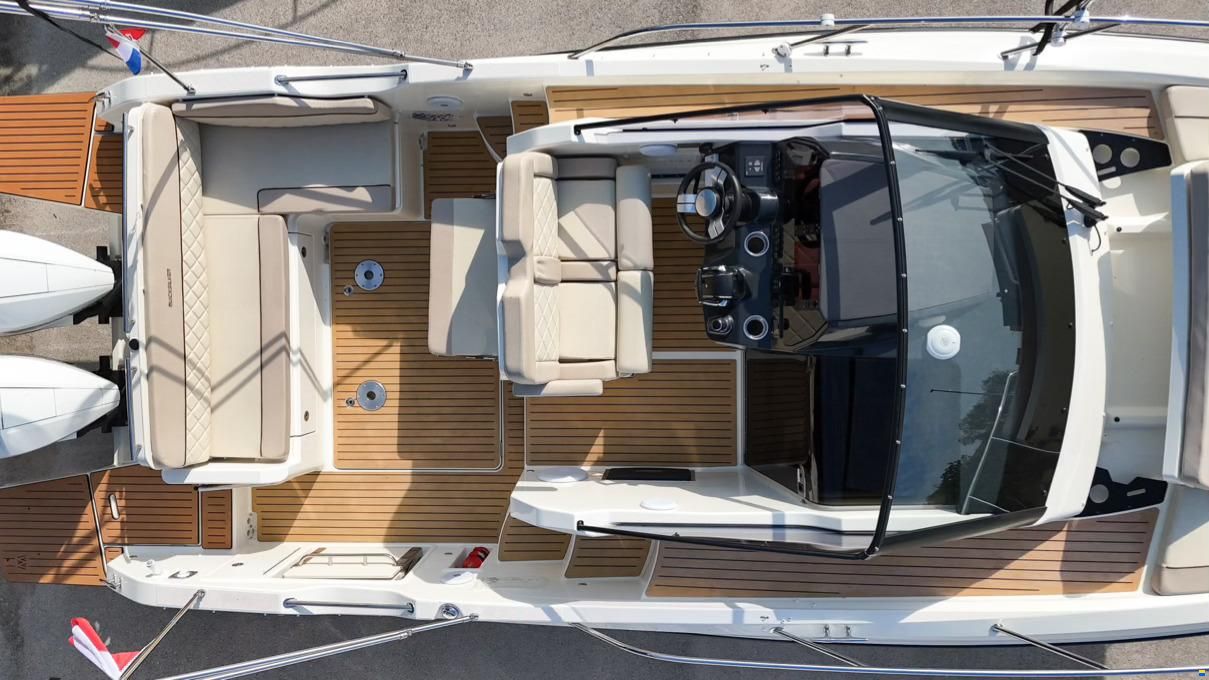 Quicksilver 875 SUNDECK