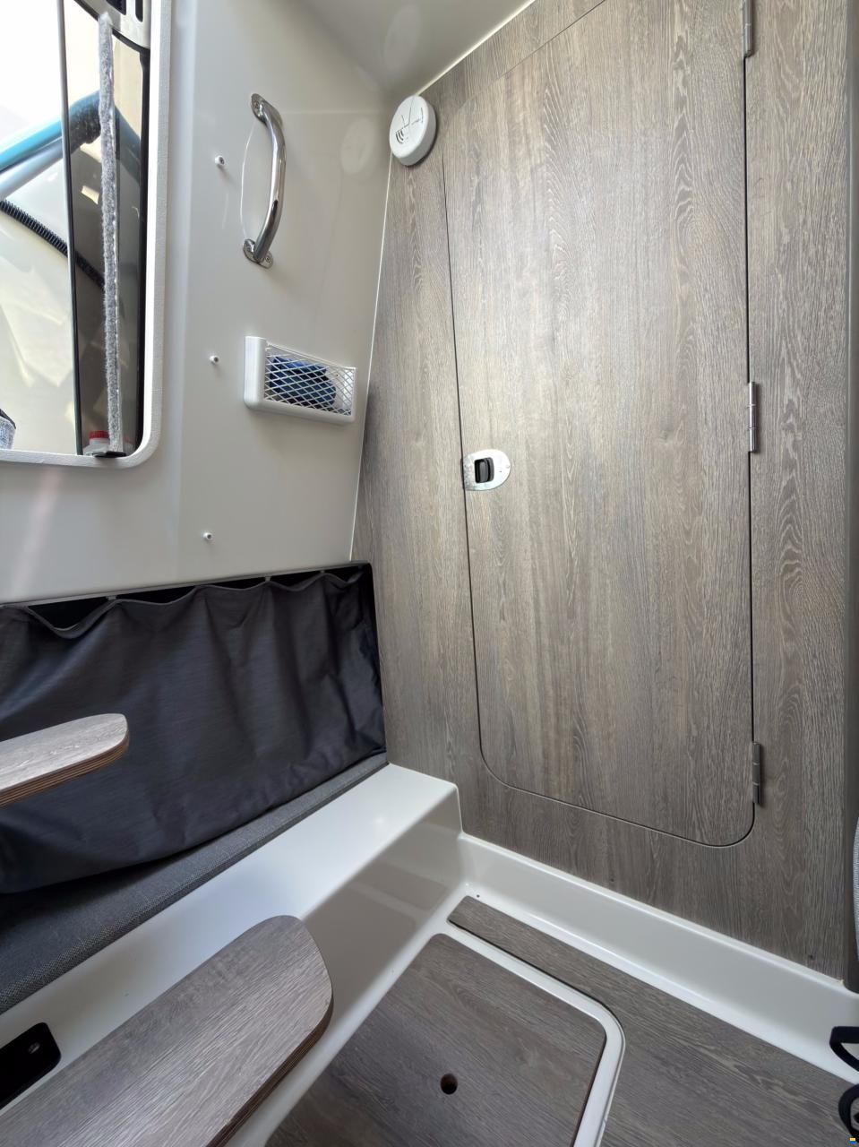 Quicksilver 875 SUNDECK