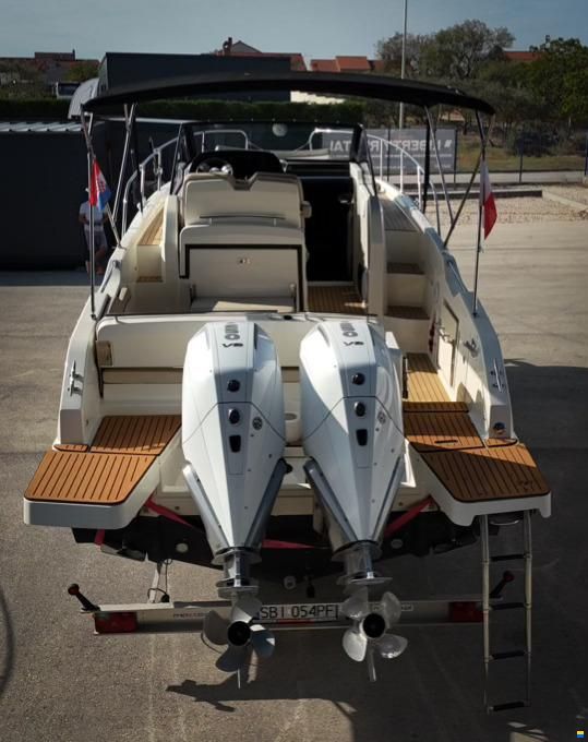 Quicksilver 875 SUNDECK