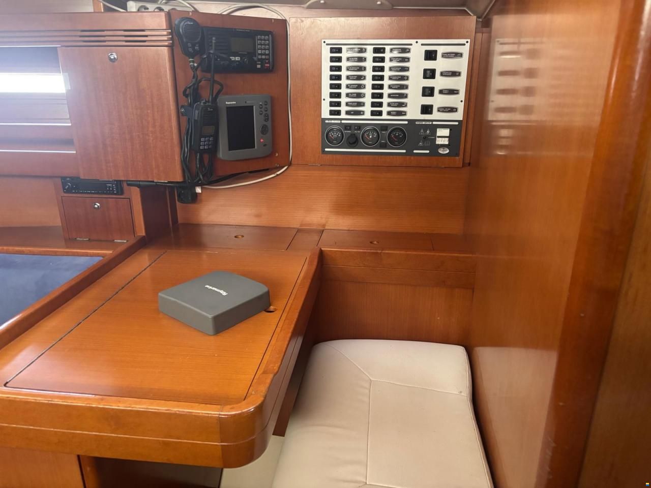 Dufour 40