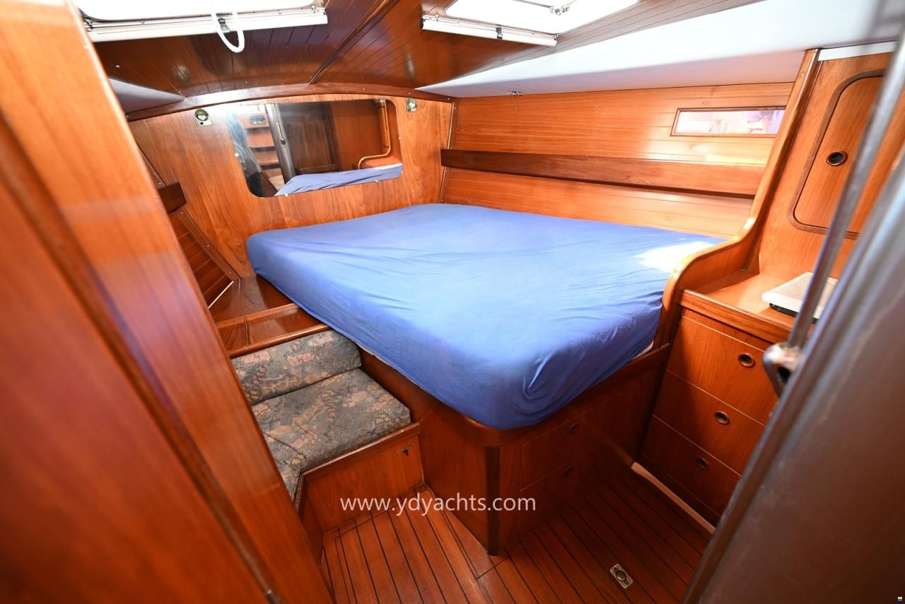 Beneteau Oceanis 430 Owner's Version