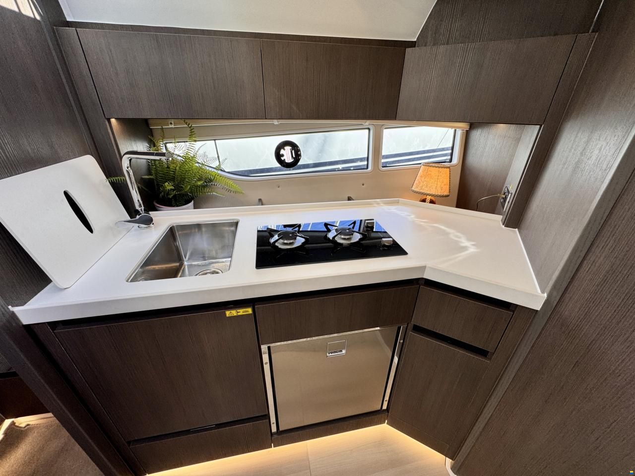 Sealine S335