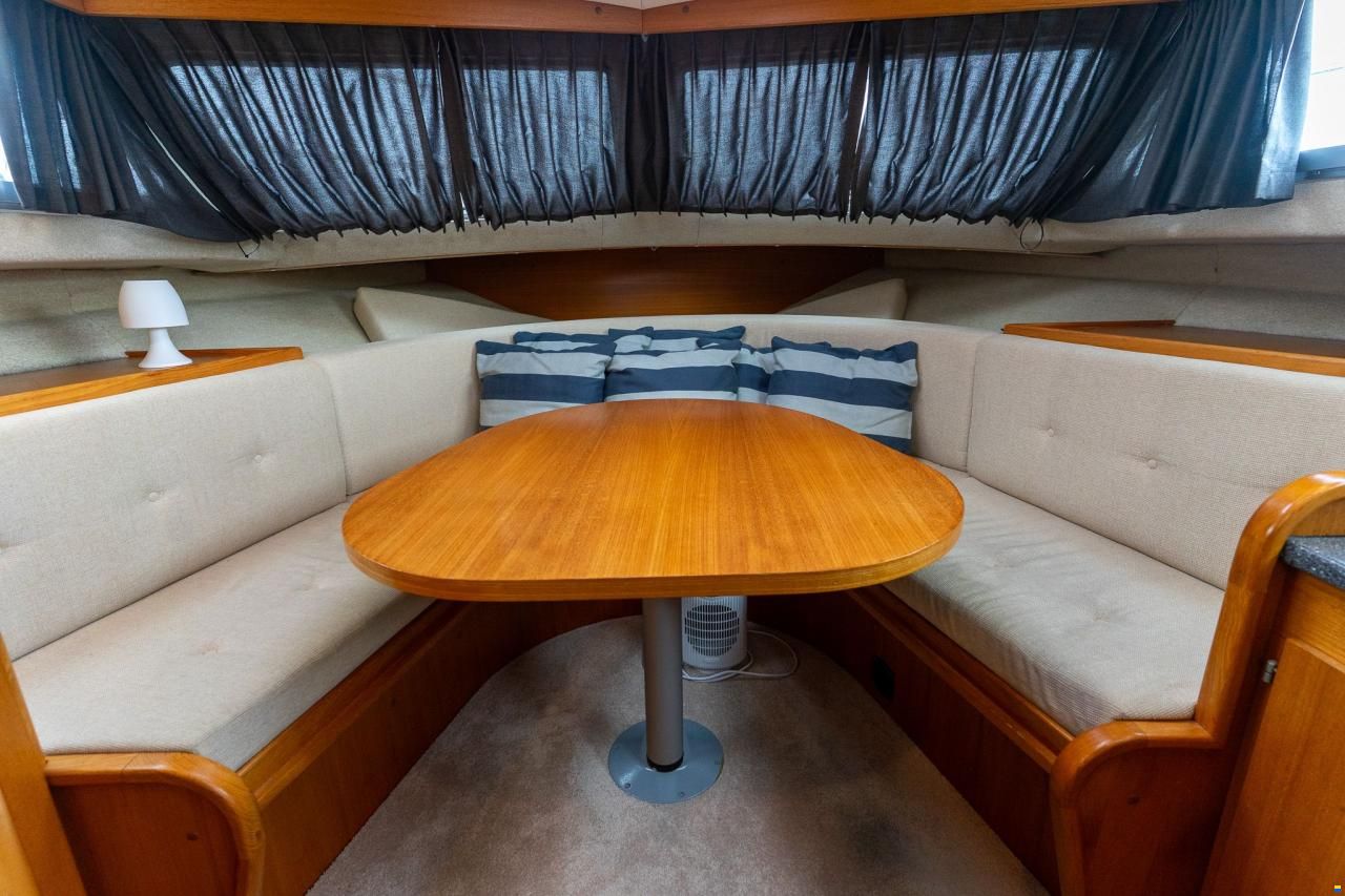 Marco Yachts 990