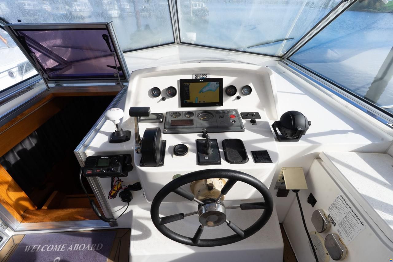 Marco Yachts 990