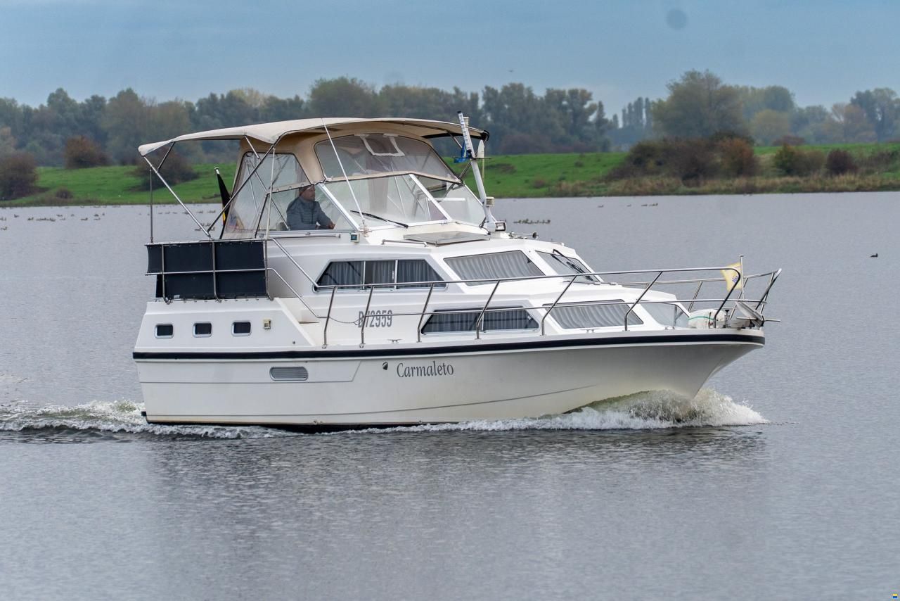 Marco Yachts 990