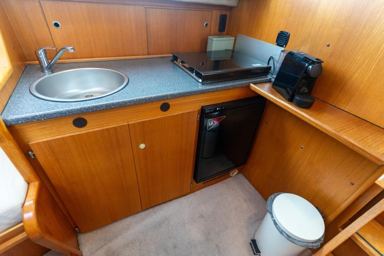 Marco Yachts 990