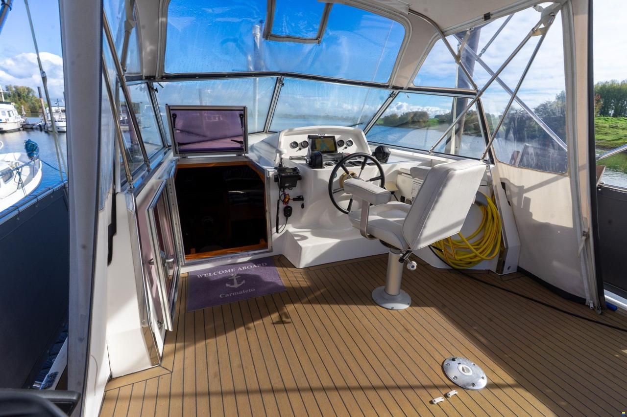 Marco Yachts 990