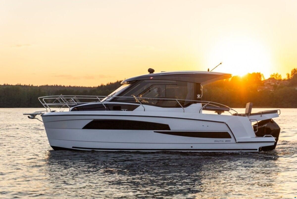 Nautic Yachts 880