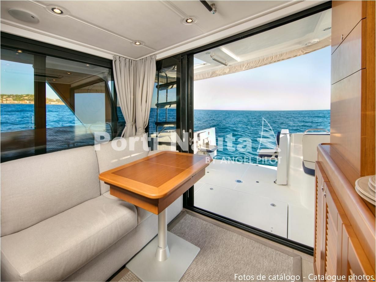 Beneteau Swift Trawler 35