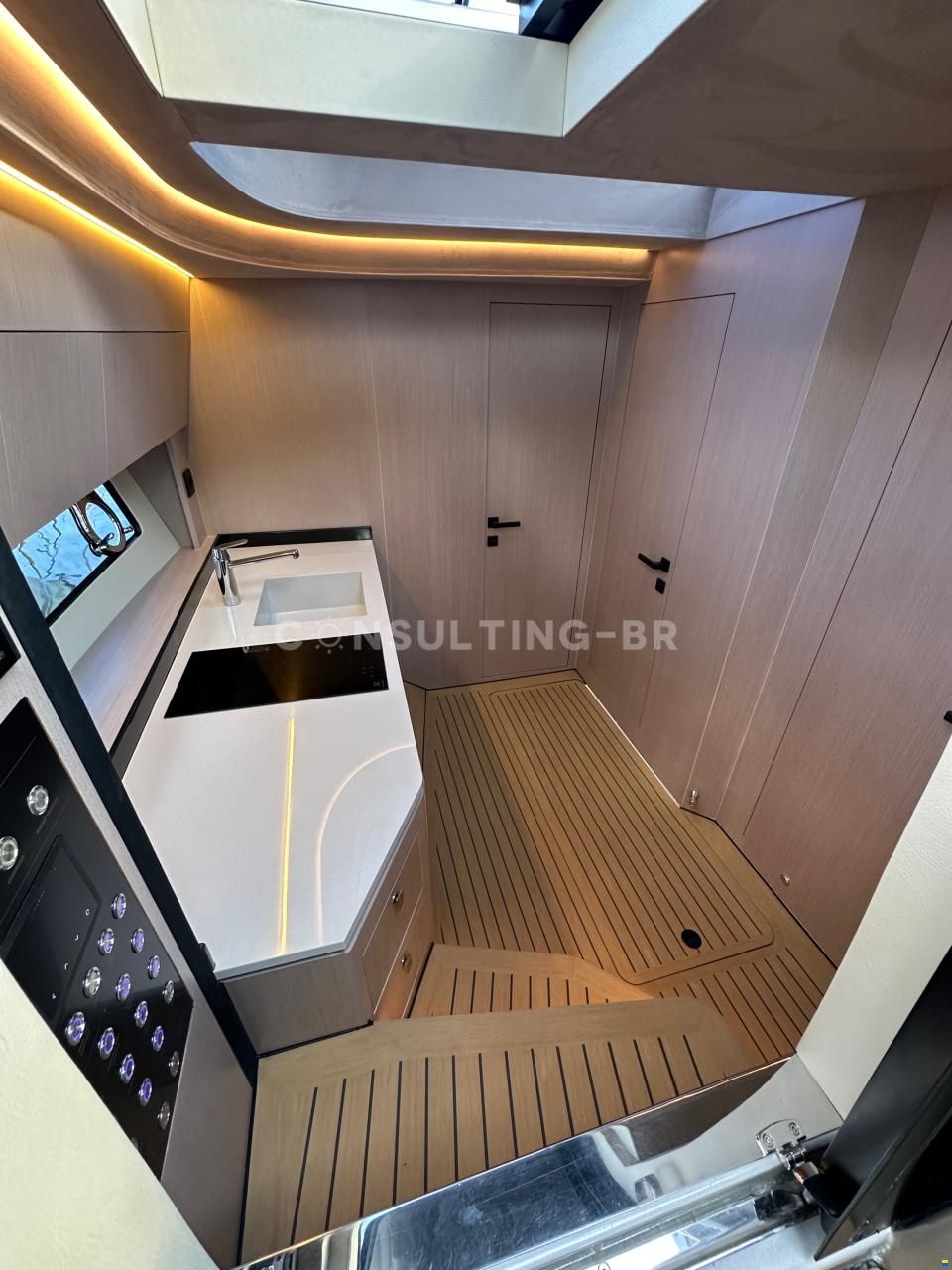 Focus Motor Yacht 3X