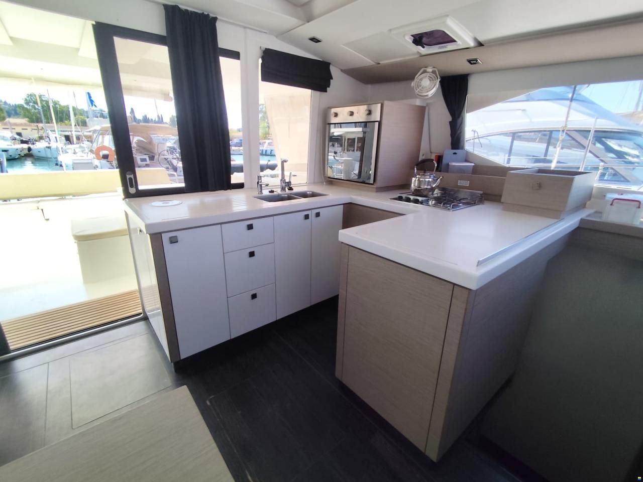 Fountaine Pajot Astrea 42