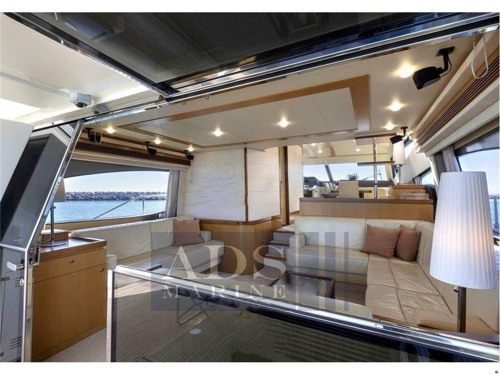 Ferretti 681