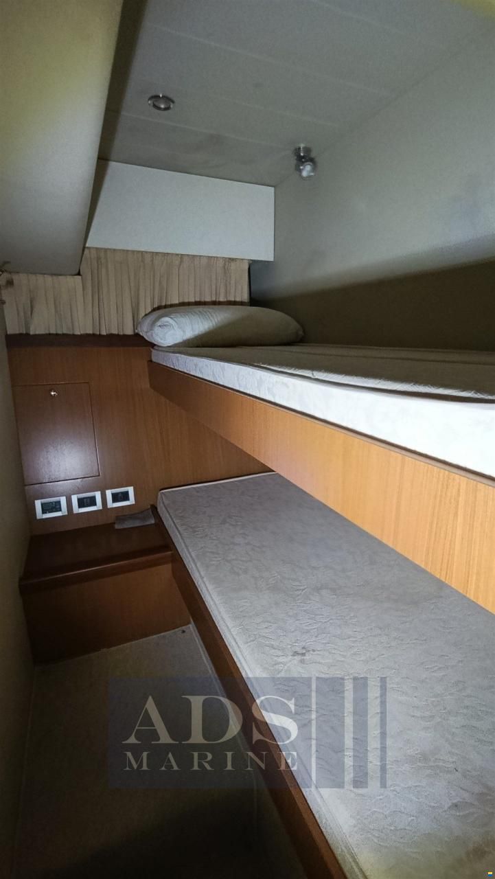 Ferretti 681