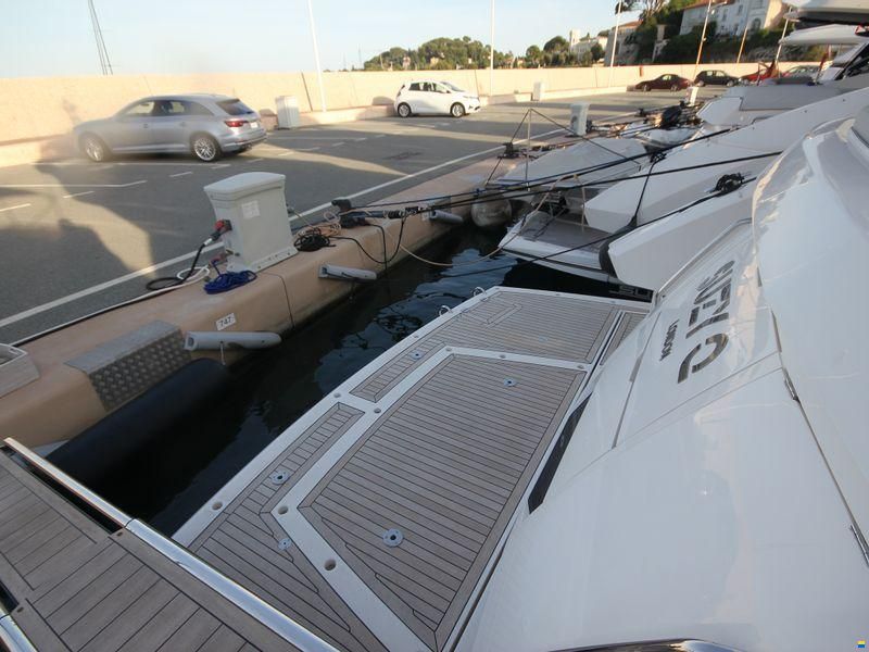 Sunseeker Manhattan 52