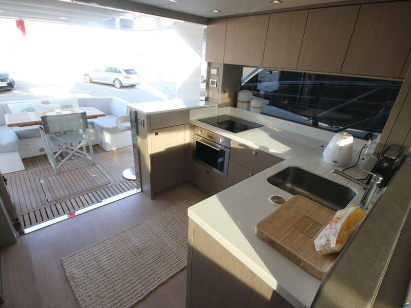Sunseeker Manhattan 52