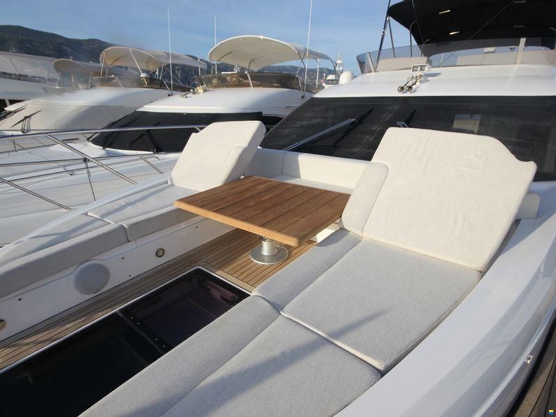 Sunseeker Manhattan 52