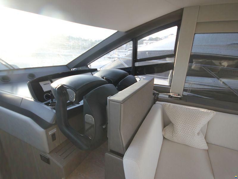 Sunseeker Manhattan 52