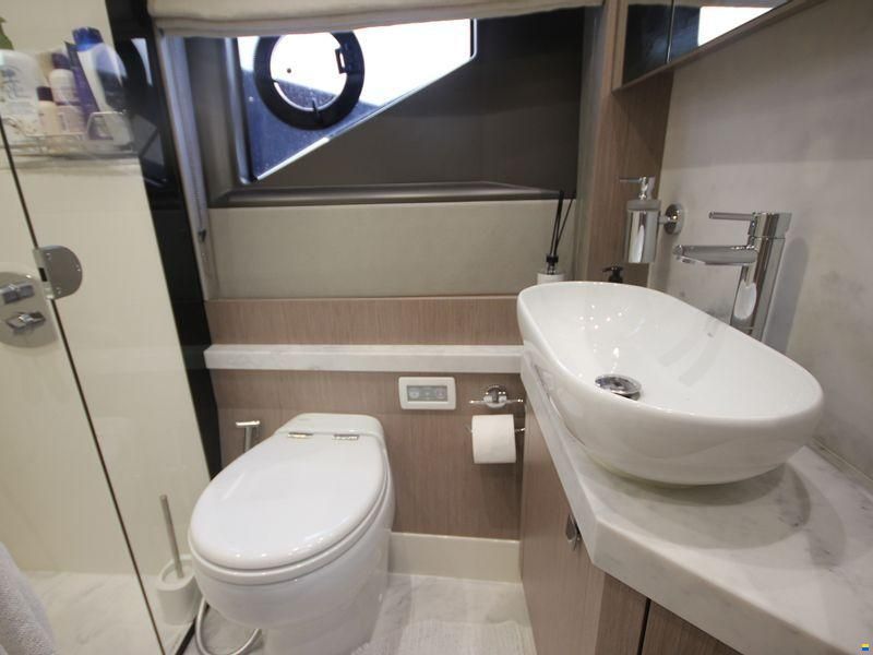 Sunseeker Manhattan 52
