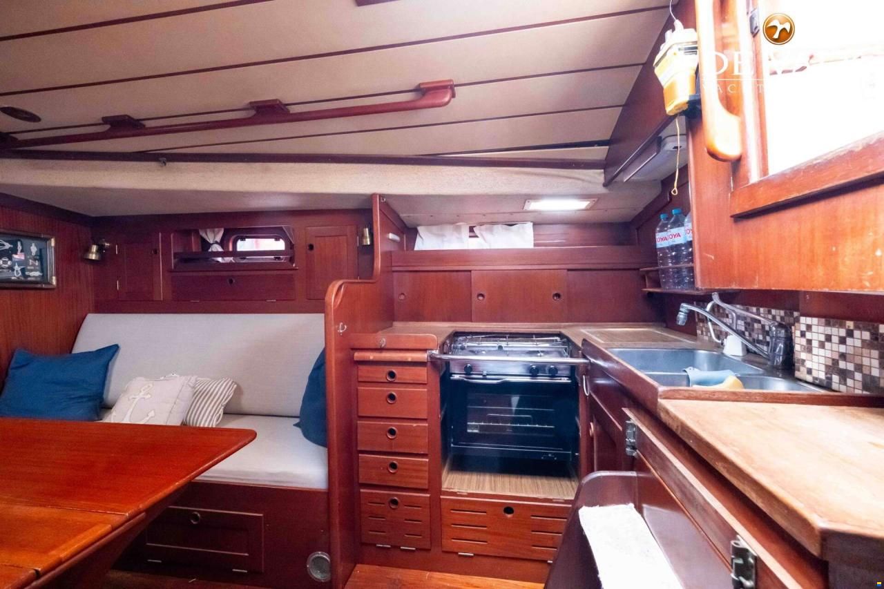 Hallberg-Rassy 38