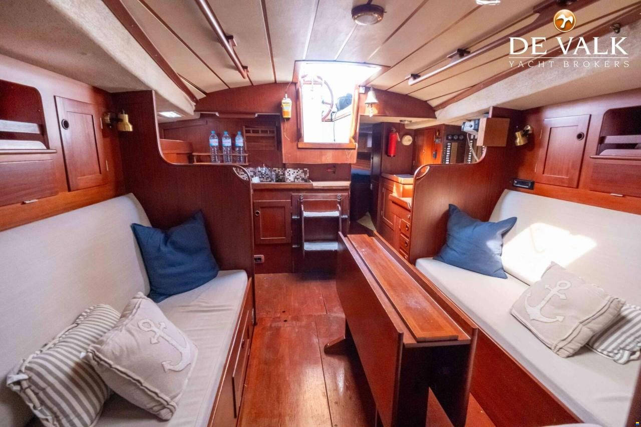 Hallberg-Rassy 38