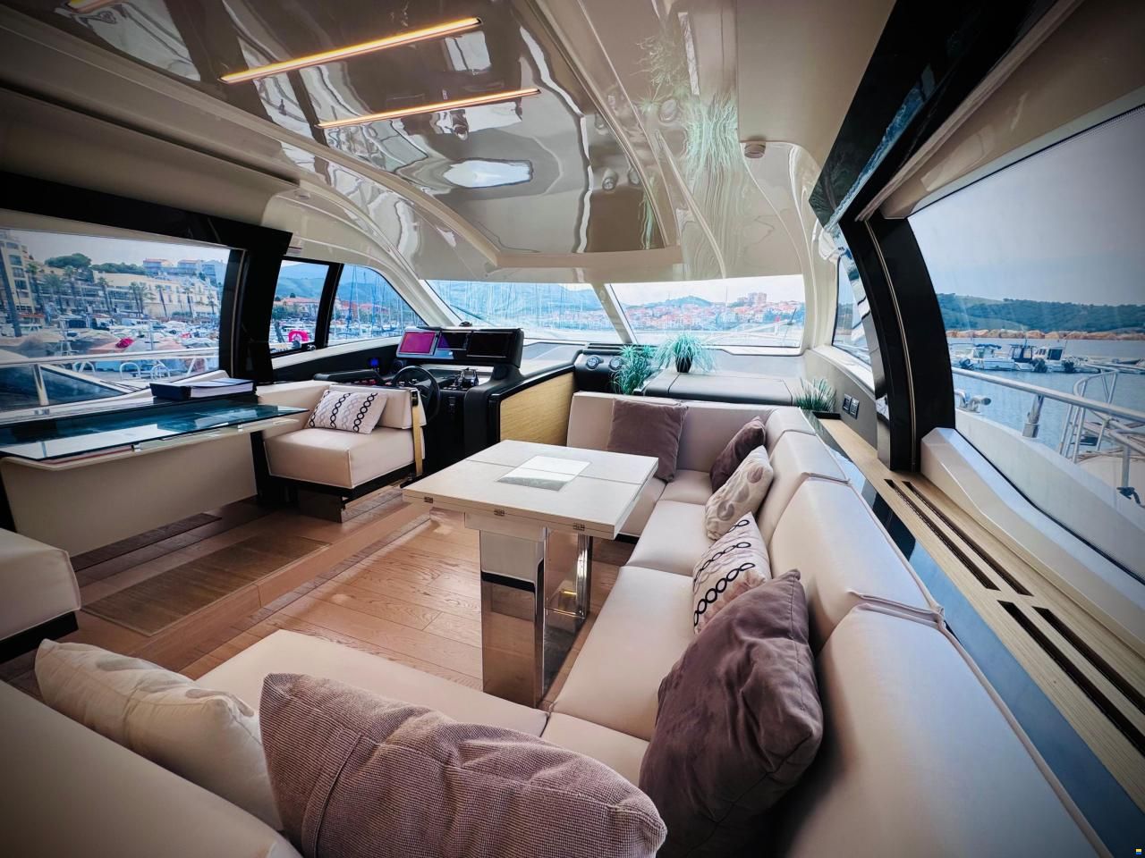 Ferretti 550