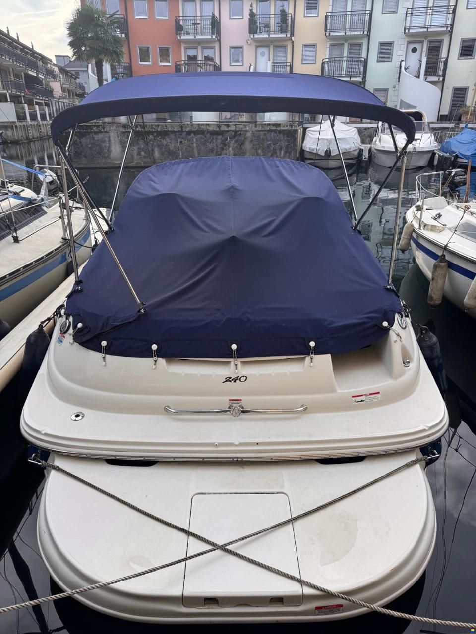 Sea Ray 240 SD