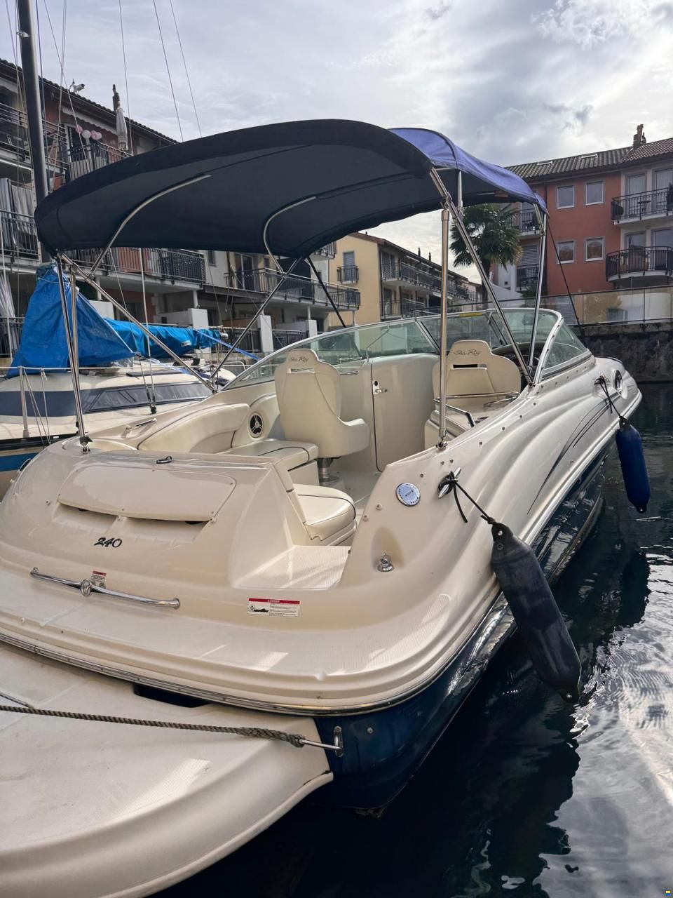 Sea Ray 240 SD