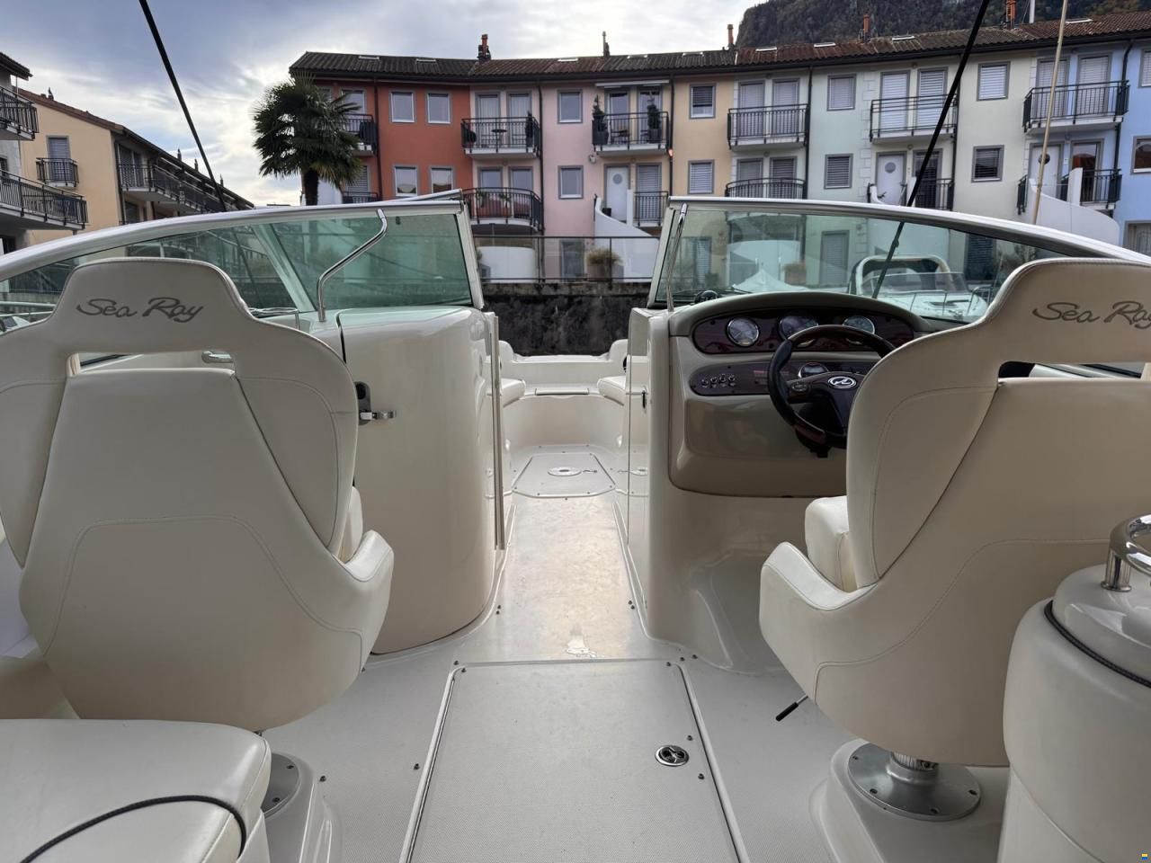 Sea Ray 240 SD